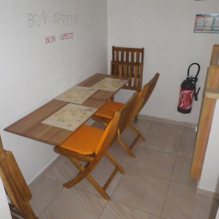 Apartament Immeuble Nebot Grand-Bourg  Zewnętrze zdjęcie