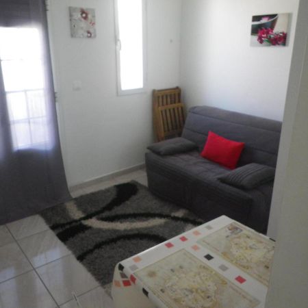 Apartament Immeuble Nebot Grand-Bourg  Zewnętrze zdjęcie