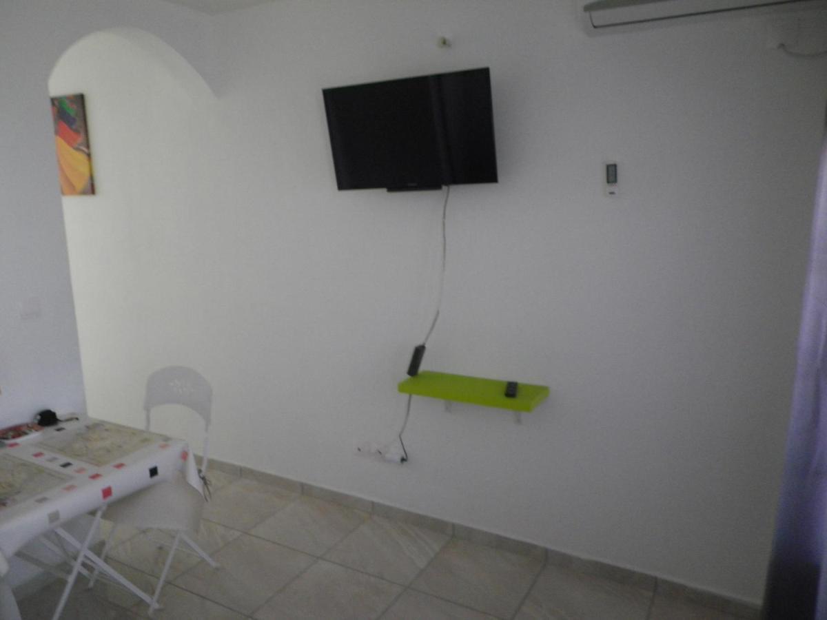 Apartament Immeuble Nebot Grand-Bourg  Zewnętrze zdjęcie