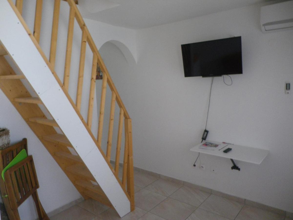 Apartament Immeuble Nebot Grand-Bourg  Zewnętrze zdjęcie