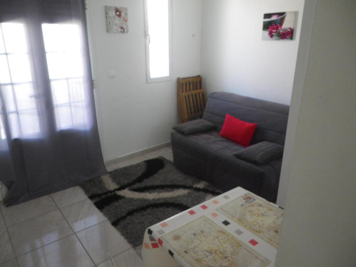 Apartament Immeuble Nebot Grand-Bourg  Zewnętrze zdjęcie